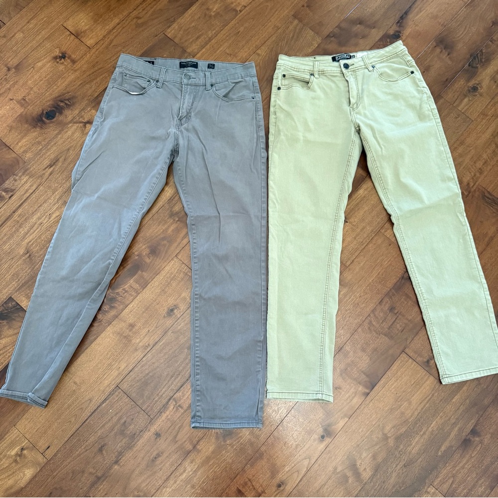 Lot of 2 pairs of Men’s Ezekiel and Lucky Jeans